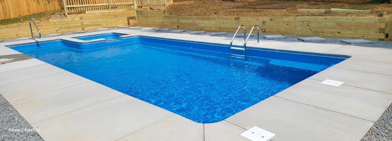 Сasa de vacaciones Rare Find! Private Heated Pool & - Entire Near Atl Center Atlanta
